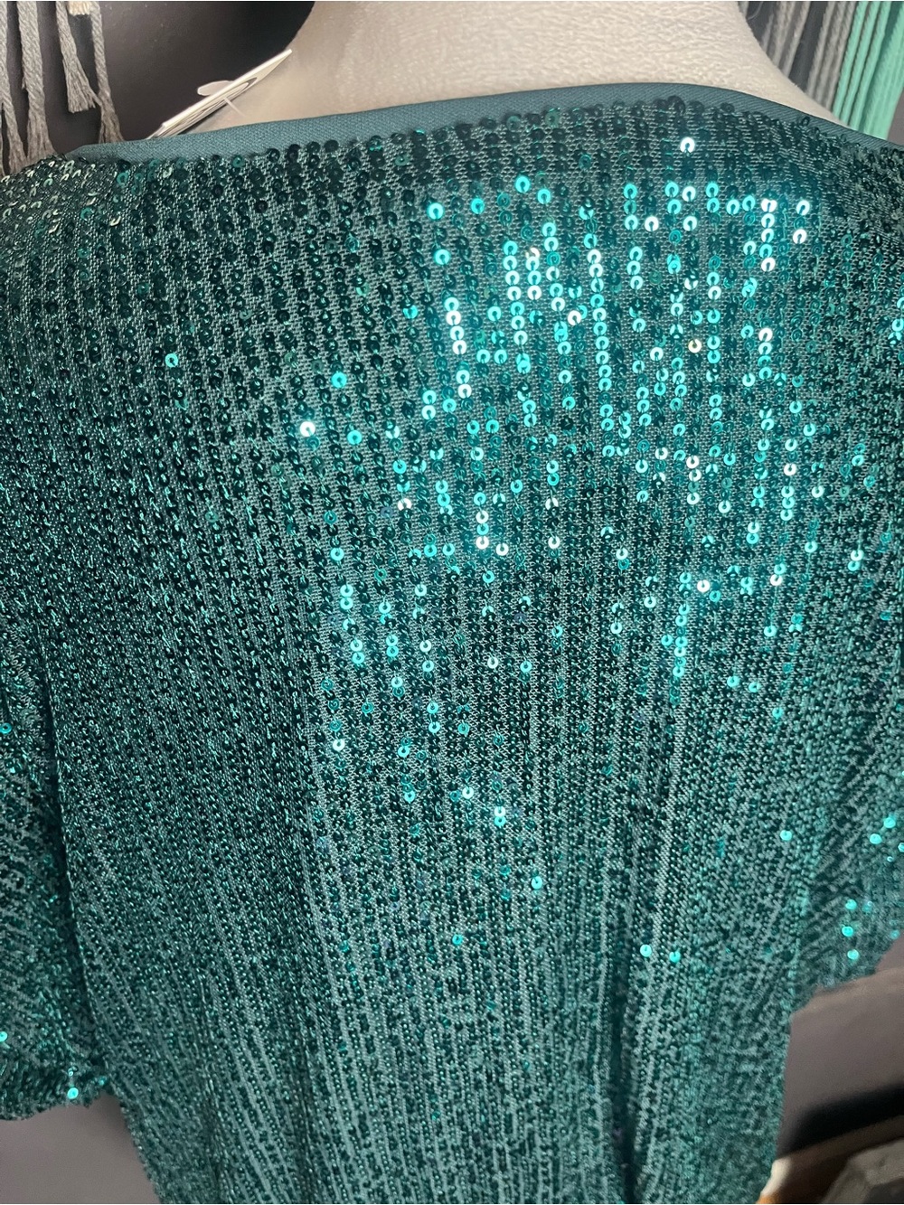 Fashion to Figure Women’s 2X Green Sequin Top - Picture 4 of 7